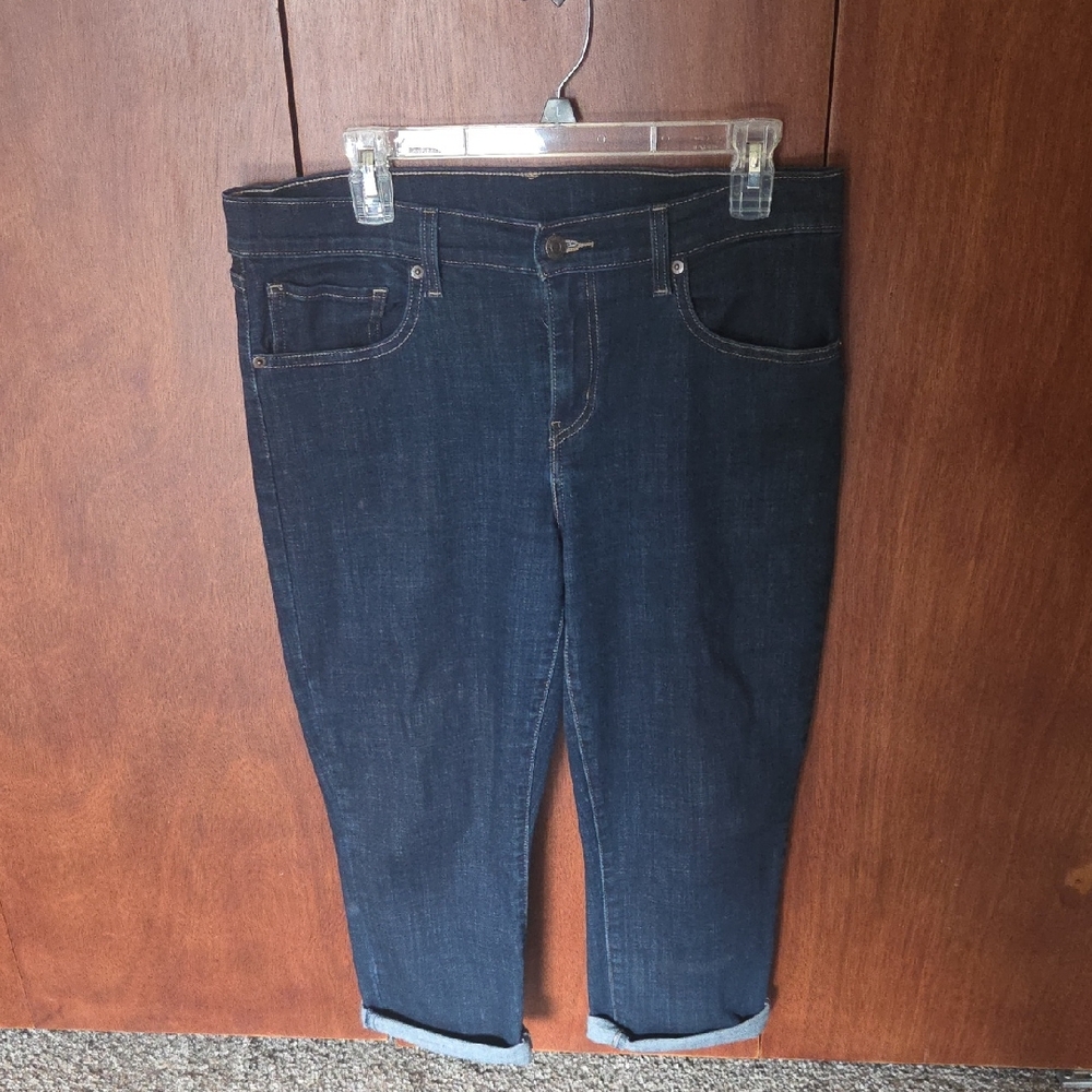 Levi's Deep Blue Cropped Jeans